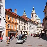 Khan 2 Ljubljana