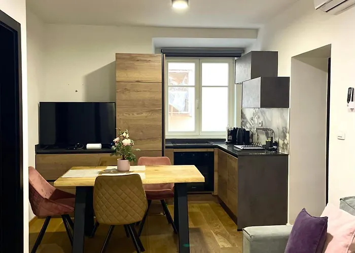 Khan 2 Apartment Ljubljana